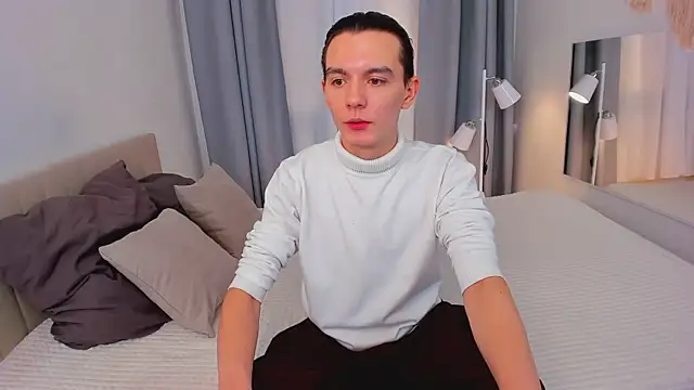 Snapshot of Ian_Harrickton chatting on March 10, 3:39 pm Ian Harrickton online show from March 10, 3:39 pm