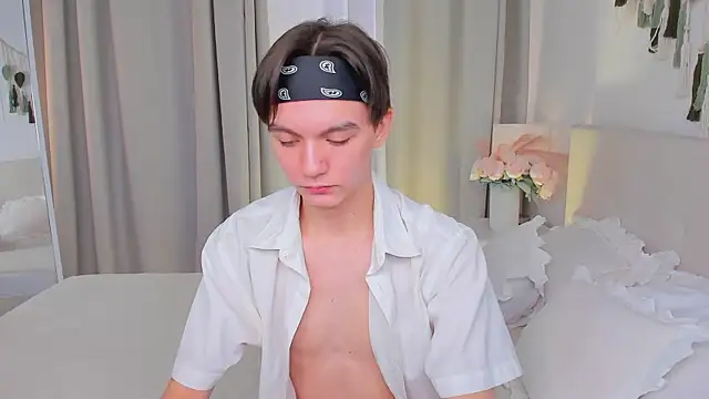 Snapshot of Ian_Harrickton chatting on March 20, 5:56 am Ian Harrickton online show from March 20, 5:56 am