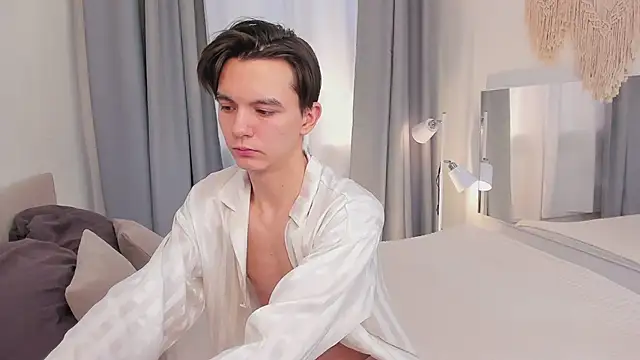 Snapshot of Ian_Harrickton chatting on March 23, 5:33 am Ian Harrickton online show from March 23, 5:33 am