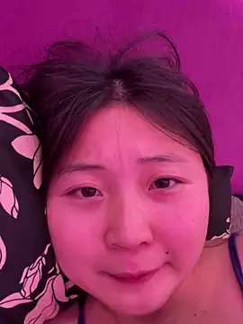 Snapshot of LXR77887 chatting on February 19, 10:33 am LXR77887 online show from February 19, 10:33 am