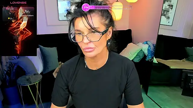 RikaCoutts online show from July 7, 8:46 pm