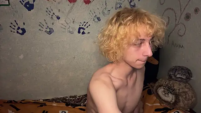 Snapshot of Fred_bucks chatting on March 27, 3:34 pm Fred bucks online show from March 27, 3:34 pm