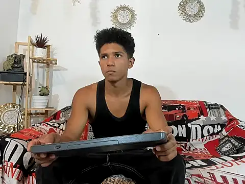 Yoel hot2004 online show from February 13, 7:32 pm