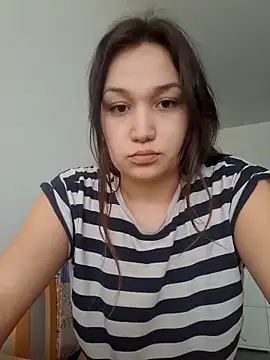 RoxyWeb18 online show from February 13, 10:44 am