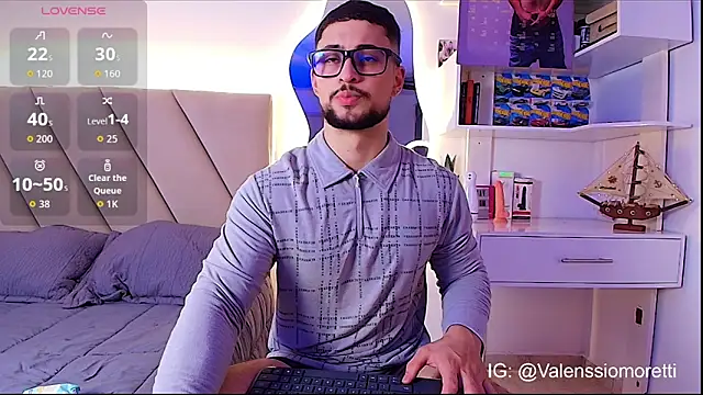 valenssio moretti online show from June 30, 2:01 am