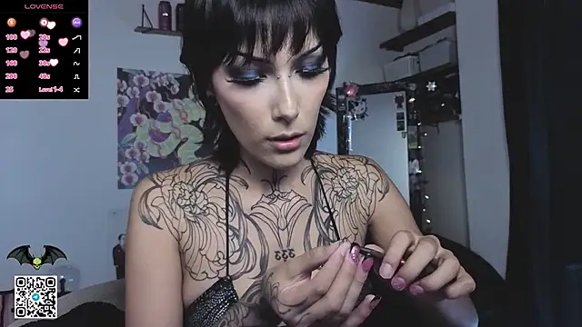poison dafne online show from June 10, 7:24 pm