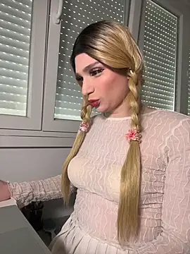 Snapshot of Julia_SweetBaby chatting on March 27, 11:10 am Julia SweetBaby online show from March 27, 11:10 am