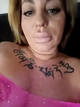 MiaMooly online show from February 8, 7:17 pm