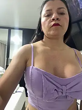 Snapshot of ANDREA04_ chatting on March 13, 3:02 am ANDREA04 online show from March 13, 3:02 am