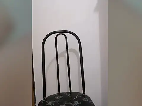 estherz  online show from February 5, 5:12 am