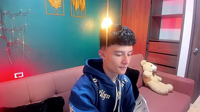 Patrick Howland  online show from February 10, 3:32 am