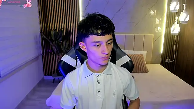 Patrick Howland  online show from February 15, 3:25 am