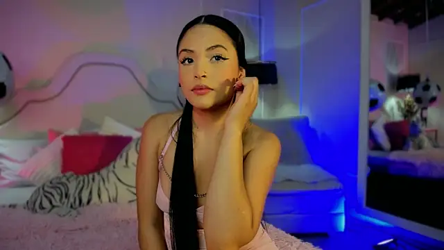 niicole garner online show from July 21, 4:42 pm