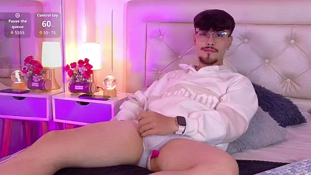 Aiden Gray online show from June 8, 10:43 pm