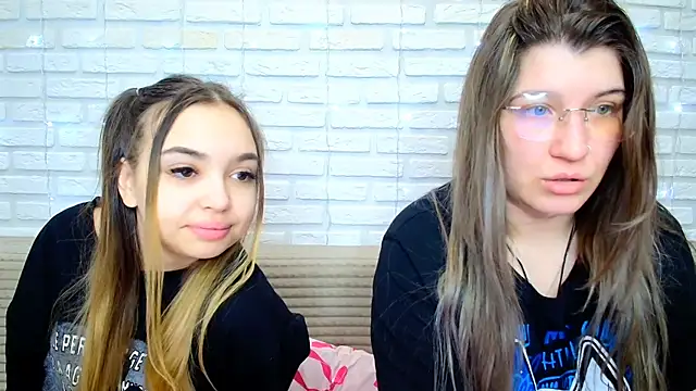 JullyMood online show from February 8, 1:31 am