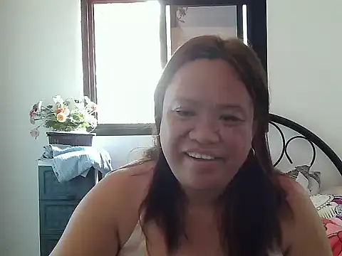 yummychubby29 online show from May 25, 3:23 am