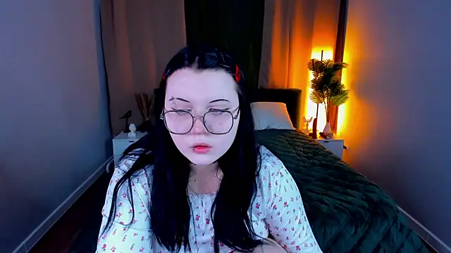 Kira G0ld online show from March 25, 1:00 am