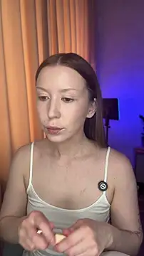 Snapshot of Velvet_Hell chatting on April 8, 9:09 am Velvet Hell online show from April 8, 9:09 am