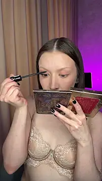 Snapshot of Velvet_Hell chatting on April 10, 10:31 am Velvet Hell online show from April 10, 10:31 am