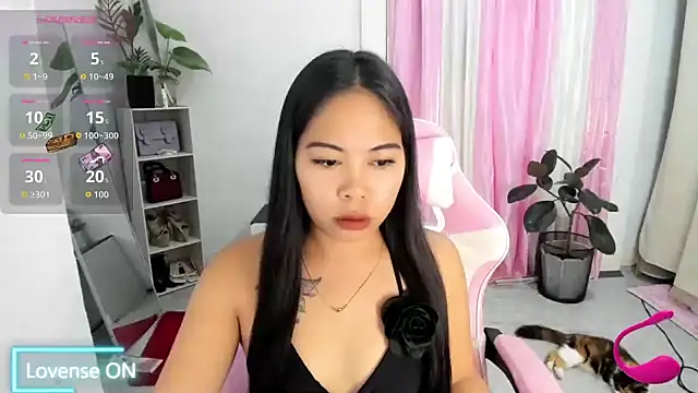 Snapshot of Ursweetyshaine chatting on May 24, 11:54 pm Ursweetyshaine online show from May 24, 11:54 pm