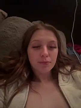 lovelyprincess2 online show from February 4, 12:49 am