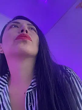 Emma Sanz   online show from March 26, 1:17 pm