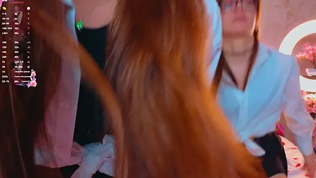 MelanieTwice online show from March 10, 11:15 am