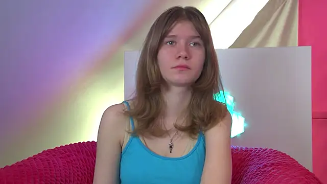 Snapshot of MilaMaelis chatting on March 9, 6:28 am MilaMaelis online show from March 9, 6:28 am