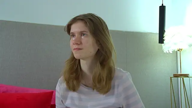 Snapshot of MilaMaelis chatting on March 28, 6:24 am MilaMaelis online show from March 28, 6:24 am