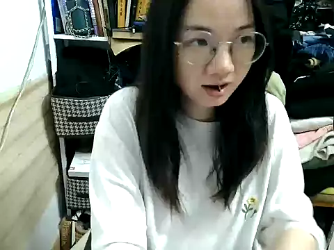 Snapshot of xiaoxiaowan11 chatting on March 7, 10:34 am xiaoxiaowan11 online show from March 7, 10:34 am