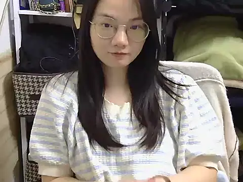 Snapshot of xiaoxiaowan11 chatting on March 8, 12:09 pm xiaoxiaowan11 online show from March 8, 12:09 pm