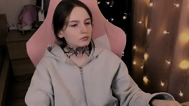 Snapshot of Onyxix chatting on April 3, 8:07 pm Onyxix online show from April 3, 8:07 pm