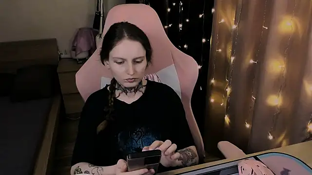 Snapshot of Onyxix chatting on April 4, 9:23 pm Onyxix online show from April 4, 9:23 pm