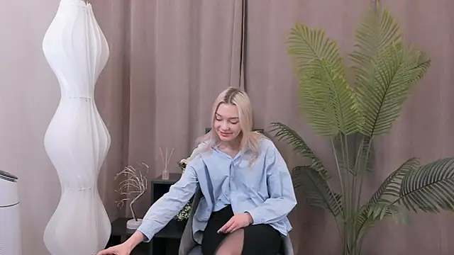 EllanPatten online show from February 8, 7:12 am