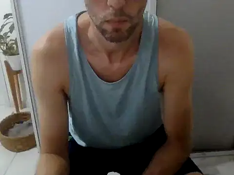 Snapshot of willyhot_hot chatting on March 31, 7:03 pm willyhot hot online show from March 31, 7:03 pm