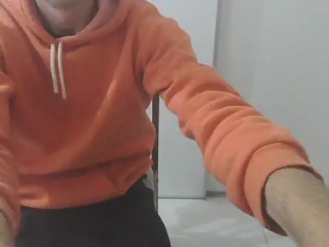 Snapshot of willyhot_hot chatting on April 6, 1:01 pm willyhot hot online show from April 6, 1:01 pm