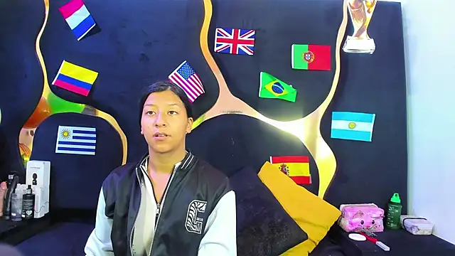 Vaneline2 online show from June 22, 2:14 pm