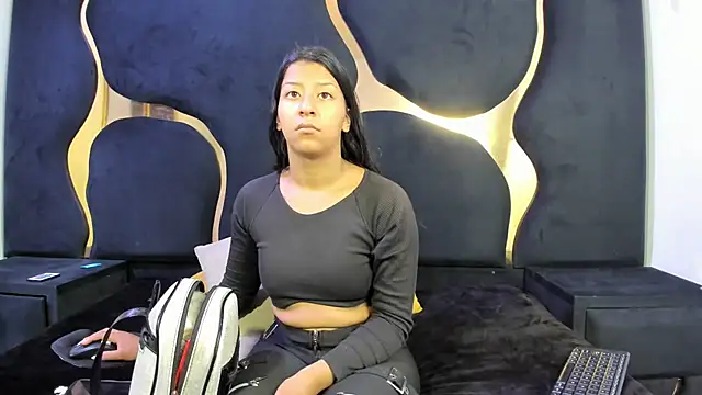 Vaneline2 online show from July 26, 1:18 pm