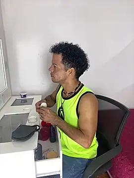 MaxyRyan online show from March 6, 12:12 pm