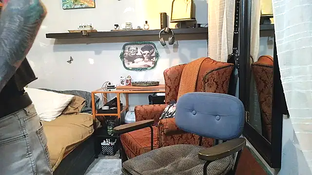 F D R  online show from June 29, 6:30 am
