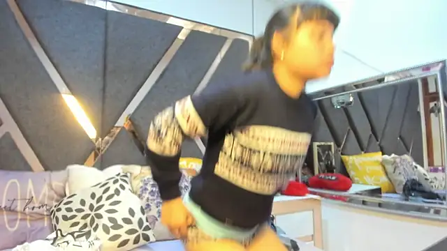 Snapshot of Maggyx chatting on March 24, 2:00 pm Maggyx online show from March 24, 2:00 pm