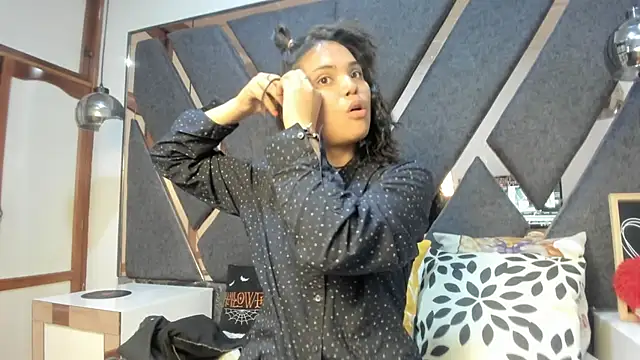 Snapshot of Maggyx chatting on March 26, 1:49 pm Maggyx online show from March 26, 1:49 pm