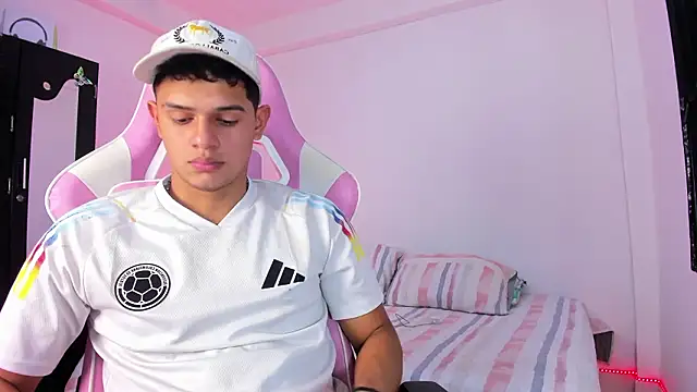 Snapshot of Adrian_Prime_ chatting on February 17, 6:25 pm Adrian Prime online show from February 17, 6:25 pm