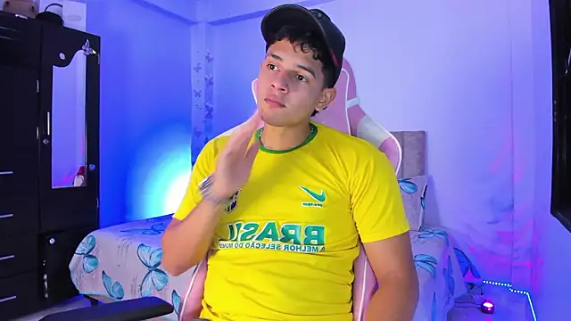 Snapshot of Adrian_Prime_ chatting on March 28, 7:13 pm Adrian Prime online show from March 28, 7:13 pm