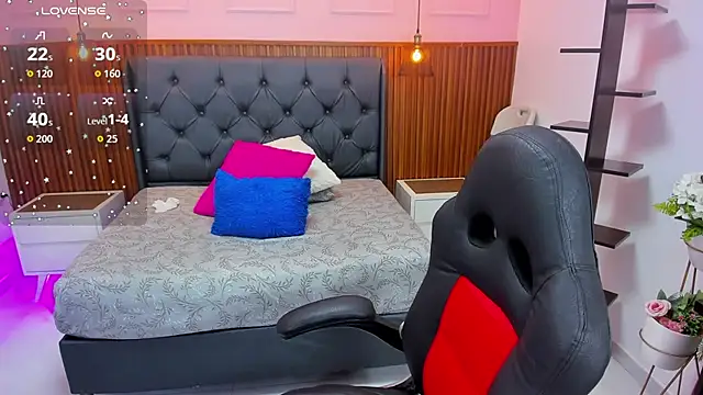 alixablake online show from July 24, 6:28 pm