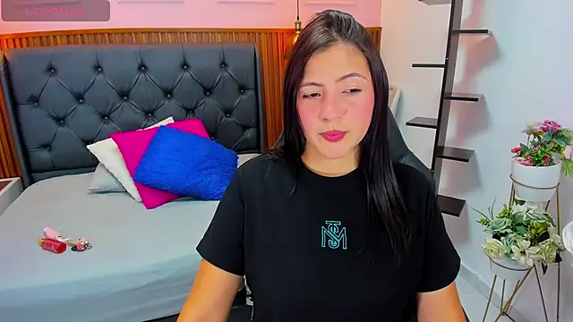 alixablake online show from July 30, 6:40 pm