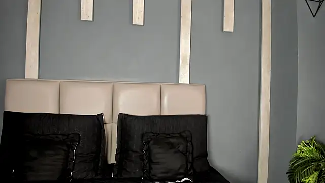 TSExoticFuck online show from March 28, 9:25 pm