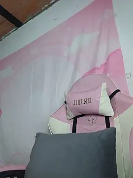 Snapshot of isaneptuneuwu chatting on March 10, 11:10 pm isaneptuneuwu online show from March 10, 11:10 pm