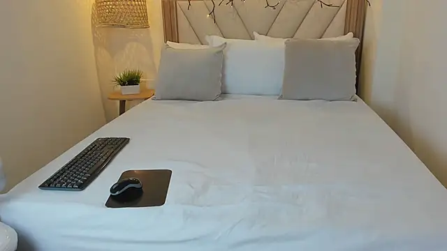 LisaLain online show from March 11, 12:00 pm