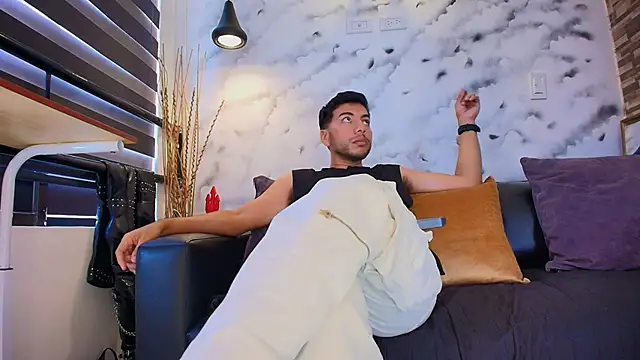 Max Hornye online show from February 18, 6:37 pm